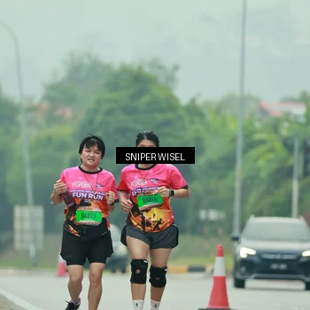 Runner Photo 7042811