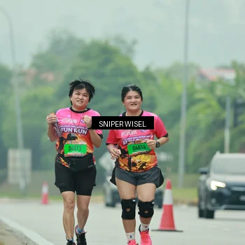 Runner Photo 7042823