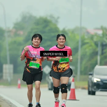 Runner Photo 7042835