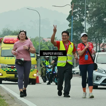 Runner Photo 7043035