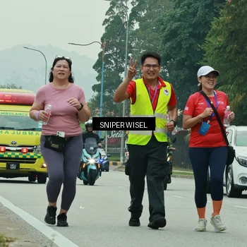 Runner Photo 7043074
