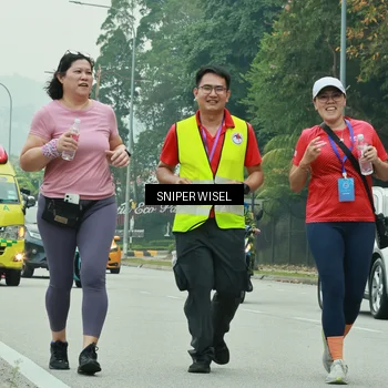 Runner Photo 7043075