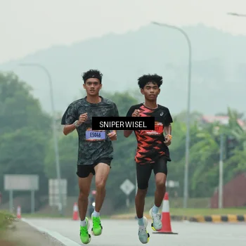 Runner Photo 7043140