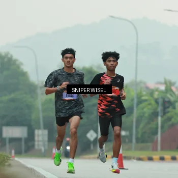 Runner Photo 7043143