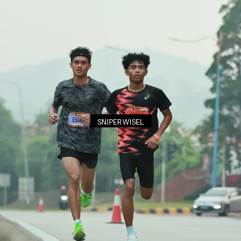 Runner Photo 7043147
