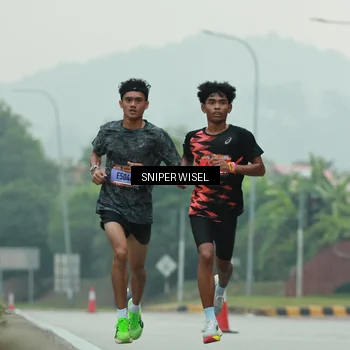 Runner Photo 7043152