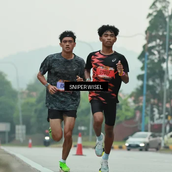 Runner Photo 7043156