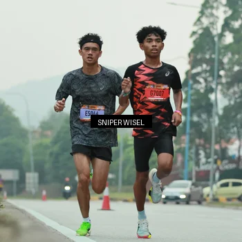 Runner Photo 7043157