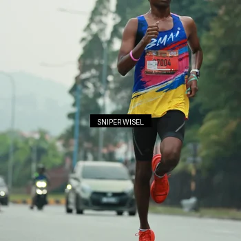 Runner Photo 7043192