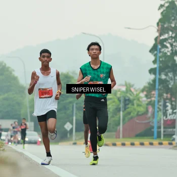 Runner Photo 7043214