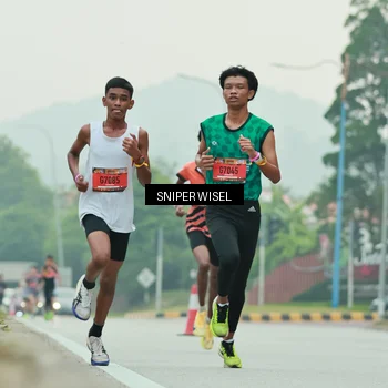 Runner Photo 7043221