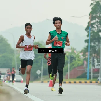 Runner Photo 7043223