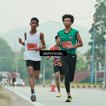 Runner Photo 7043224