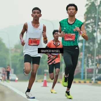 Runner Photo 7043232