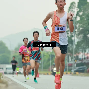 Runner Photo 7043256