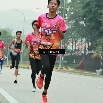 Runner Photo 7043371