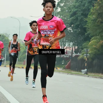 Runner Photo 7043377