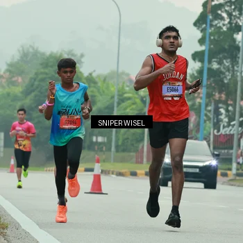 Runner Photo 7043432