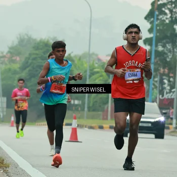 Runner Photo 7043439
