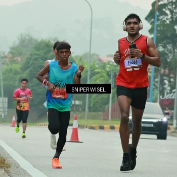 Runner Photo 7043446