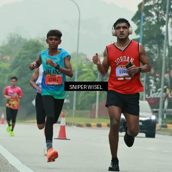 Runner Photo 7043450