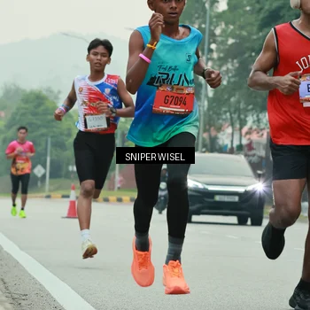 Runner Photo 7043456