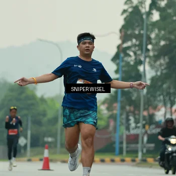 Runner Photo 7043572