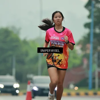 Runner Photo 7043625