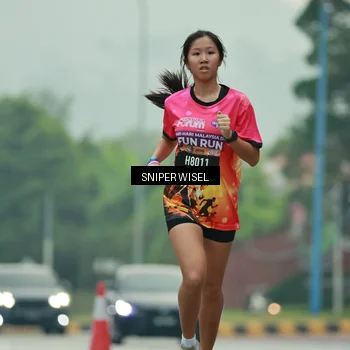 Runner Photo 7043628