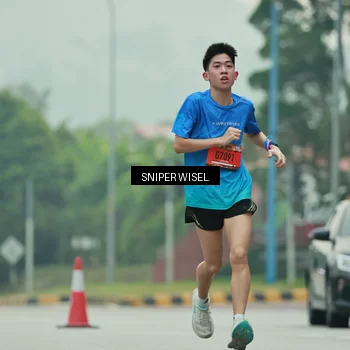 Runner Photo 7043660