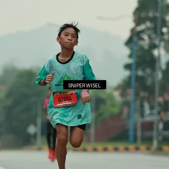 Runner Photo 7043676