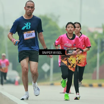 Runner Photo 7043744