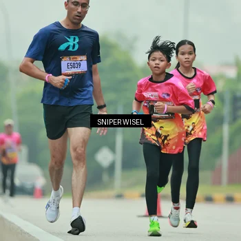 Runner Photo 7043746