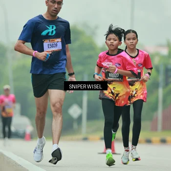 Runner Photo 7043747