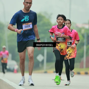 Runner Photo 7043748
