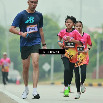 Runner Photo 7043750