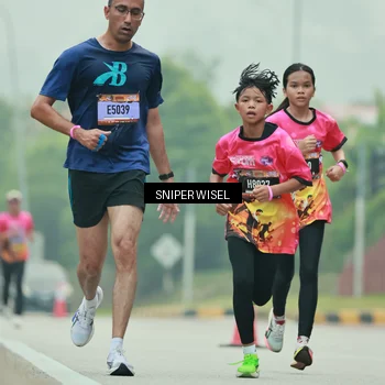 Runner Photo 7043751