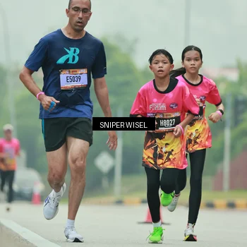 Runner Photo 7043753