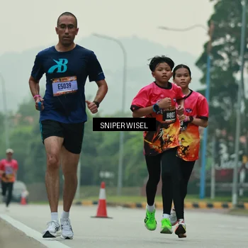 Runner Photo 7043760