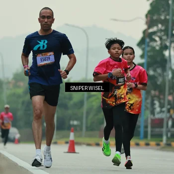 Runner Photo 7043766