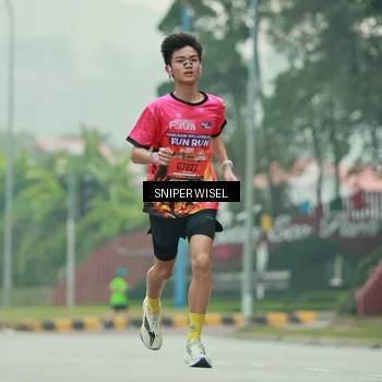 Runner Photo 7043875