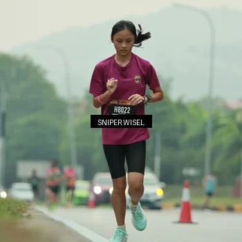 Runner Photo 7043898
