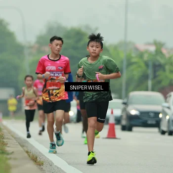 Runner Photo 7043928