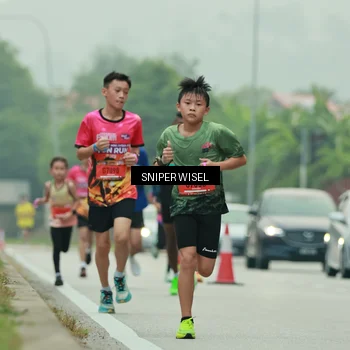Runner Photo 7043930