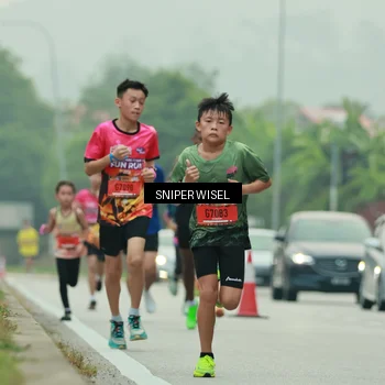 Runner Photo 7043934