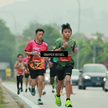 Runner Photo 7043937