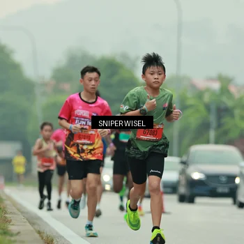 Runner Photo 7043938