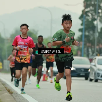 Runner Photo 7043943