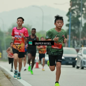 Runner Photo 7043945