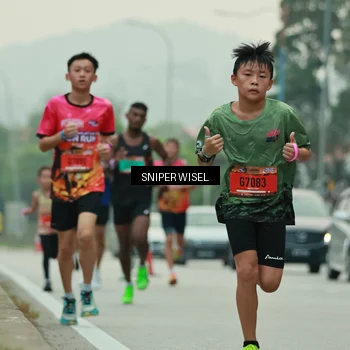 Runner Photo 7043955
